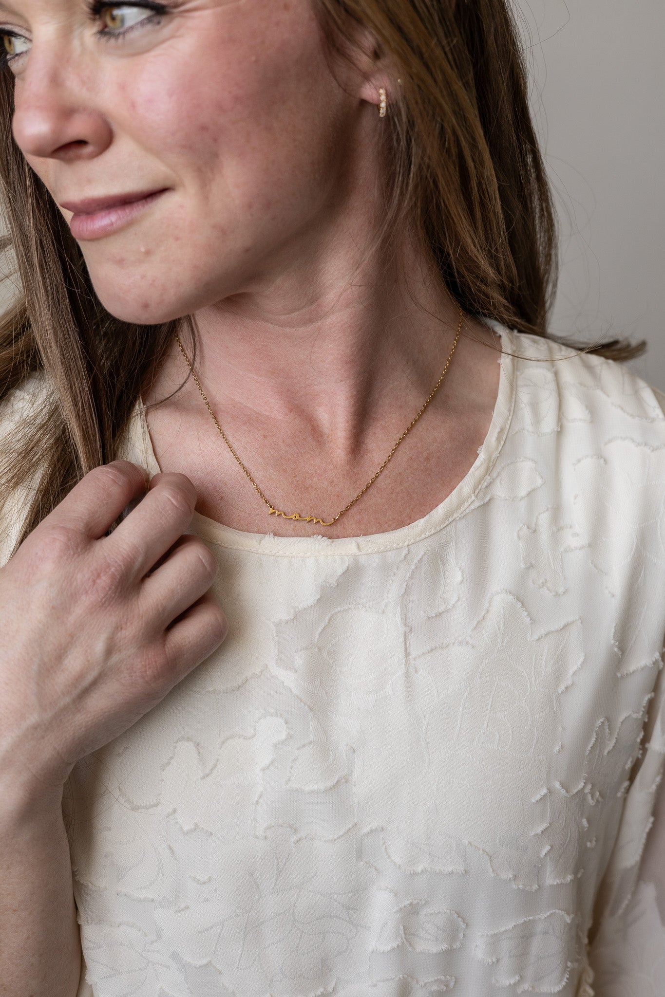 Mom Necklace | Cursive Name Jewelry Gift for Mom